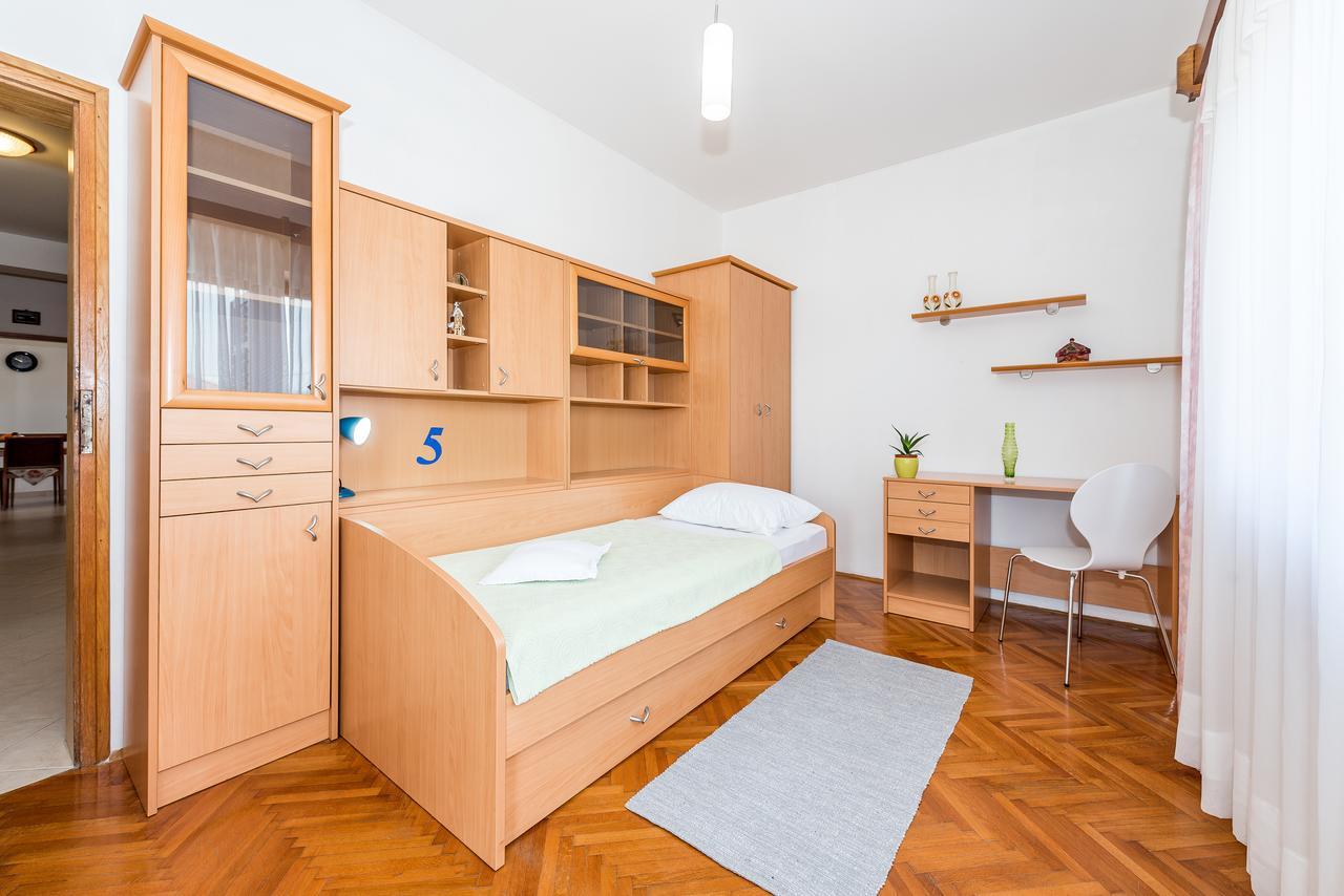 Apartment Promona Drniš エクステリア 写真